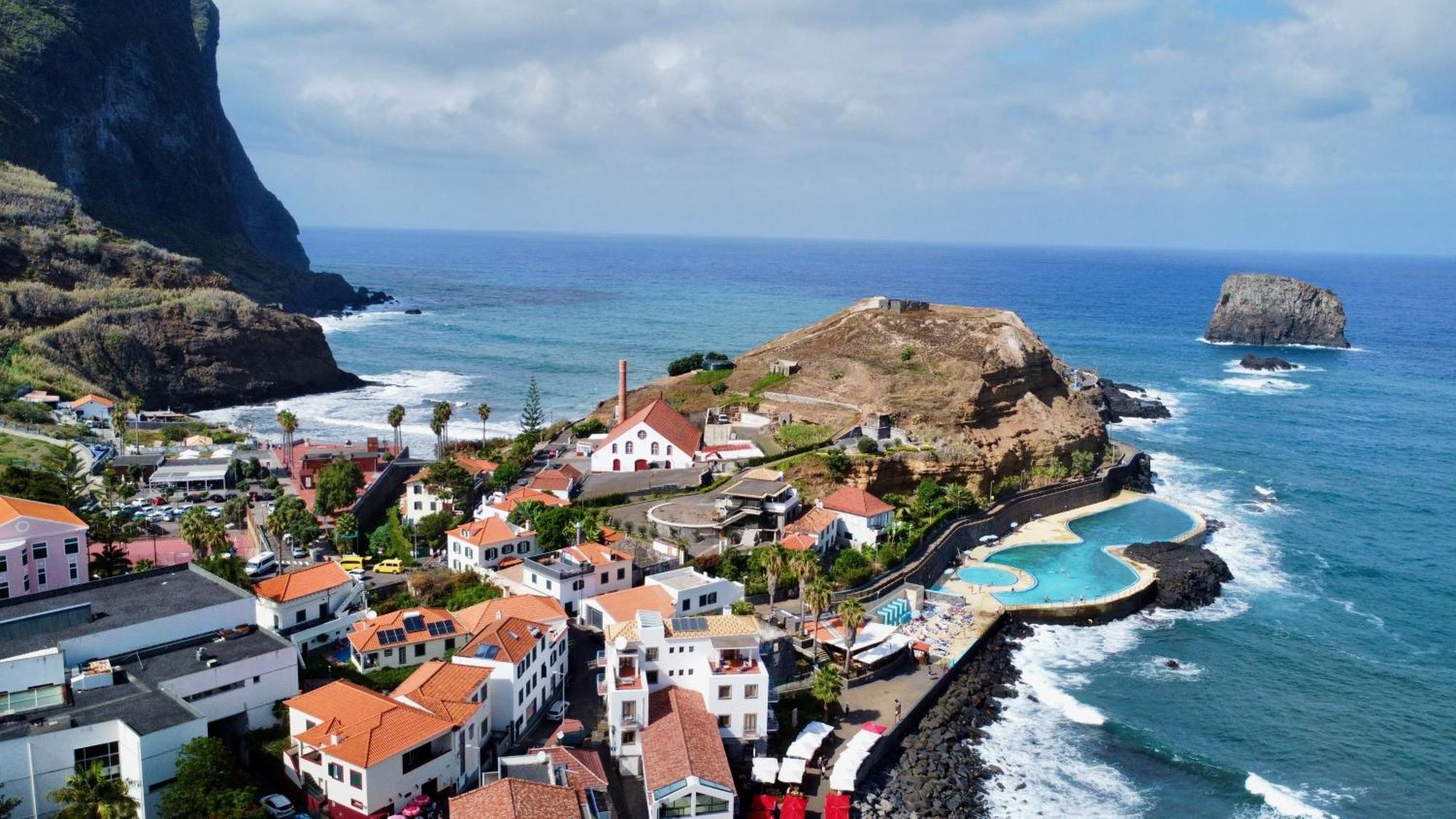 Sea Breeze Studios Porto Da Cruz Exterior photo